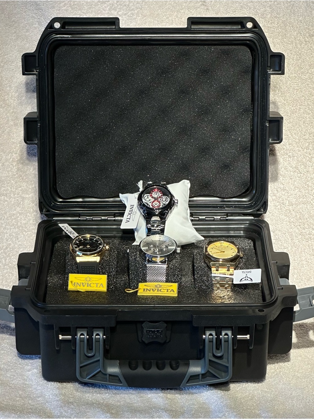 Invicta 4-Watch Collector's Lot with Heavy Duty 3-Slot Dive Impact Case **READ** - Picture 15 of 16